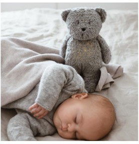 Bébé dormant avec Ourson magique Moonie gris minéral avec son & lumière