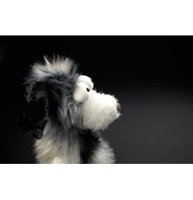 Peluche chien "Detective Disaster" de la collection BEASTS de la marque Sigikid, vue de profil