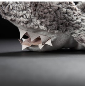 Peluche requin "Hi Bite!" de la collection BEASTS de la marque Sigikid, gros plan sur les dents