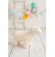 Peluche mouton en crochet MINI signée Crochetts, vue de profil