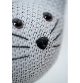 Peluche chat en crochet MINI signée Crochetts, gros plan sur le museau