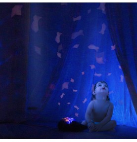 Projecteur effets aquatiques baleine Aqua Dream signé Pabobo avec projection dans la chambre de bébé