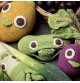 Hochet Petit Pois 100% coton bio signé Myum: avec d'autres légumes