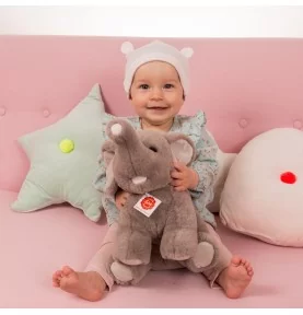 Bébé jouant avec Peluche éléphant assis - 35 cm de la collection Hermann Teddy