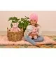 Jeune fille jouant avec peluche cochon Ella - 32 cm signée Teddy Hermann