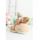 Enfant jouant avec peluche baleine beige en crochet MAXI signée Crochetts