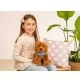 Jeune fille jouant avec Peluche Goldendoodle assis - 30 cm signée Teddy Hermann