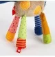 Doudou girafe Patchwork Sweety signé Sigikid, gros plan sur les pattes