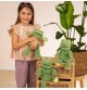 Jeune fille jouant avec Peluche grenouille Frederik - 32 cm signée Teddy Hermann